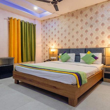 Treebo Shakuntalam, Near Lucknow Airport Hotel Kültér fotó