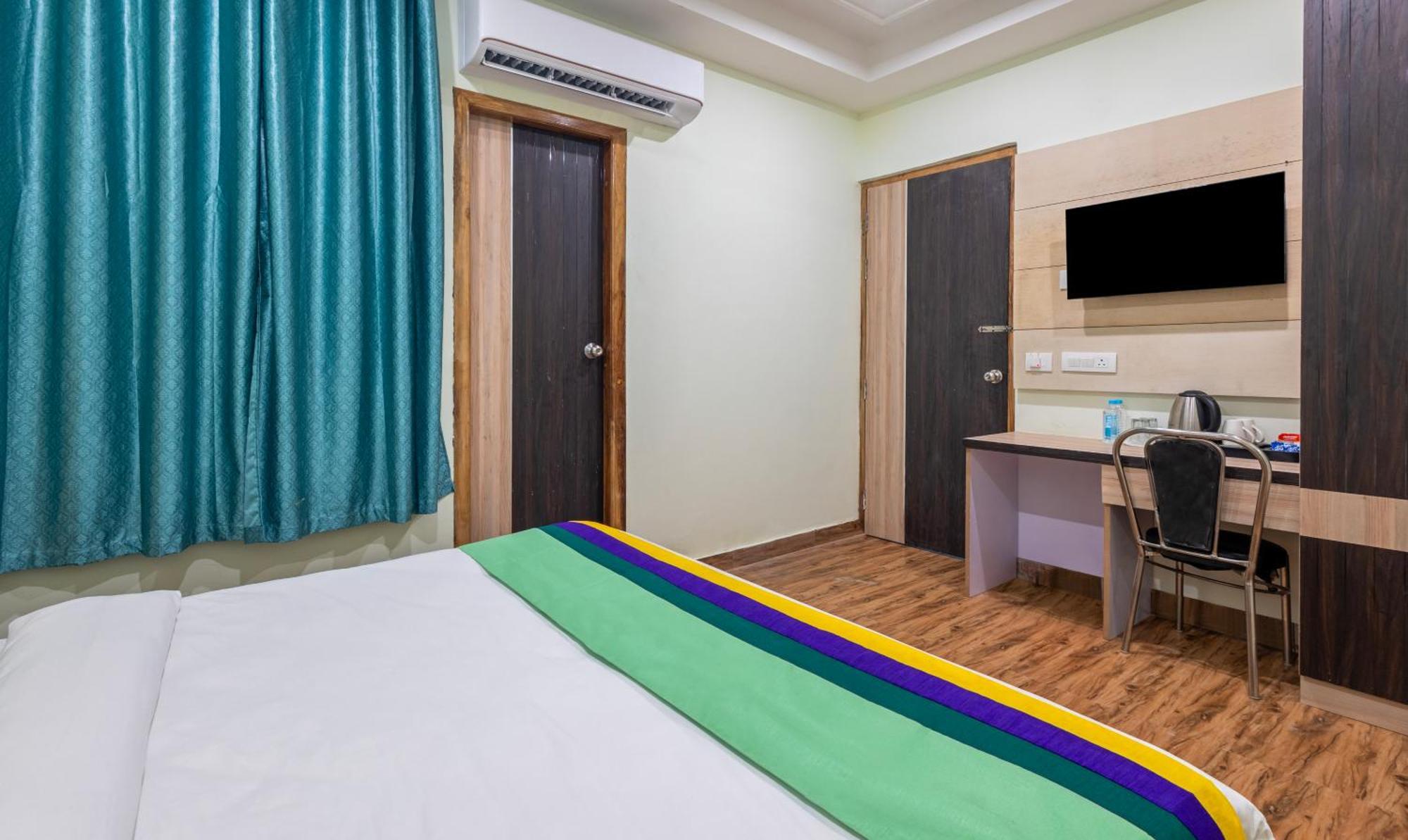 Treebo Shakuntalam, Near Lucknow Airport Hotel Kültér fotó